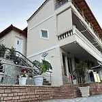 Apartment Amazing Familiar And *