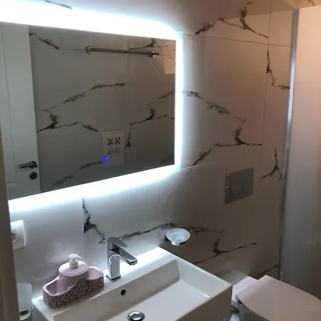 Amazing Familiar And Apartament Saranda