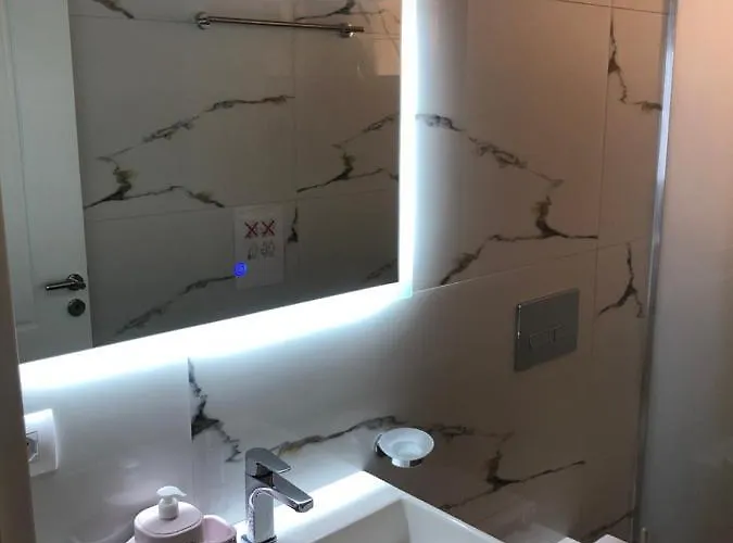 Amazing Familiar And Apartman Saranda