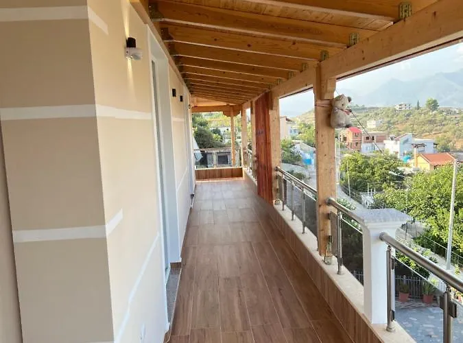 Amazing Familiar And Apartment Sarandë