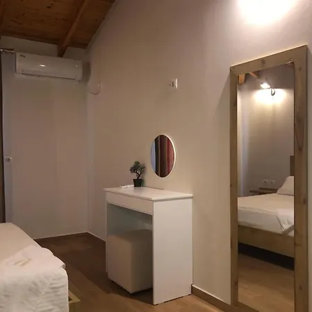 Amazing Familiar And Sarandë