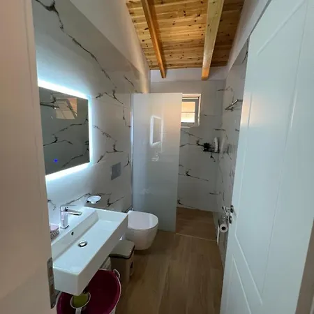 Amazing Familiar And Apartmán *